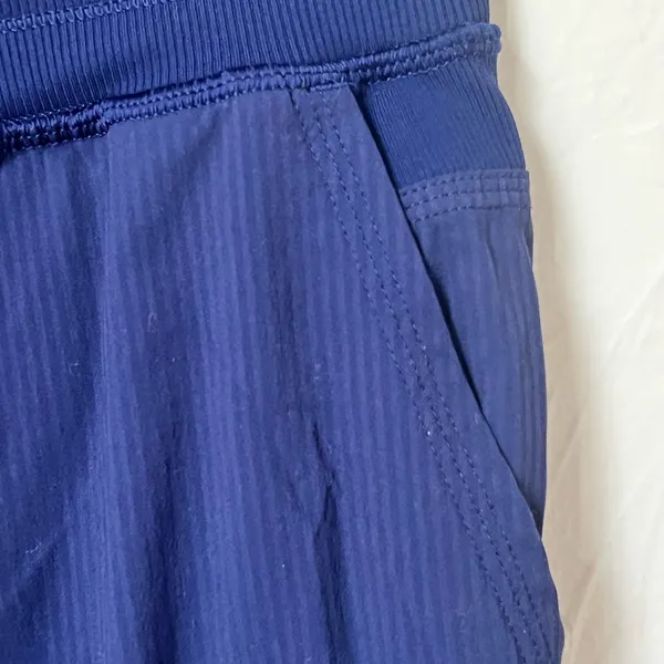 Lululemon navy dance studio crops size 2 - Image 4