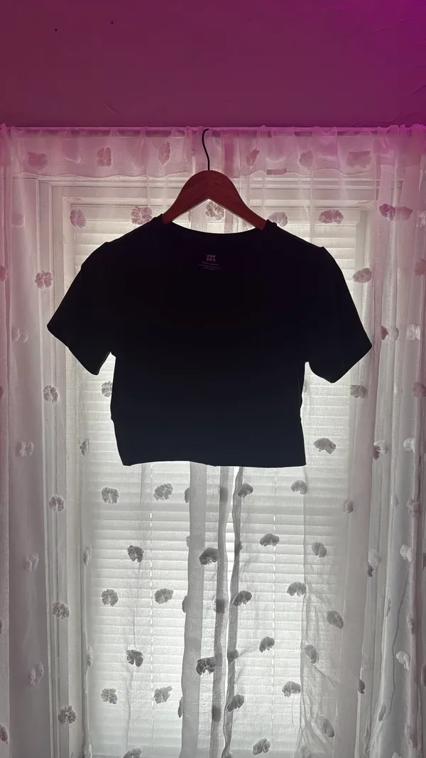 JoyLab cropped black athletic top with crisscross on the bottom of back - Image 4