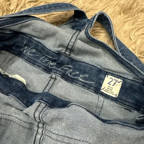 Free people we the free mid rise overalls size 27 - Image 2