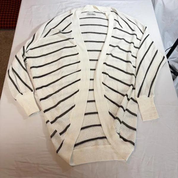 Abercrombie womens long open cardigan white gray stripe. Size S. fall, winter - Image 5