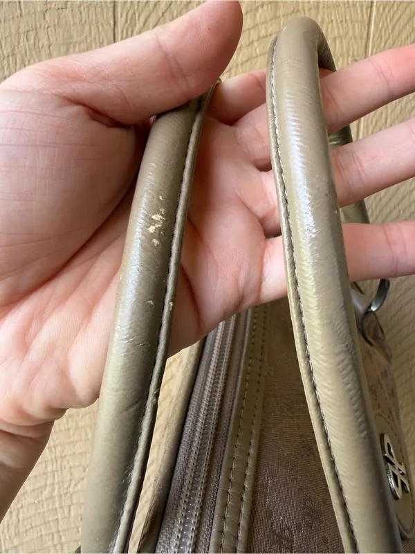 Beautiful VTG Paco Paris satchel bag in a neutral taupe - Image 8