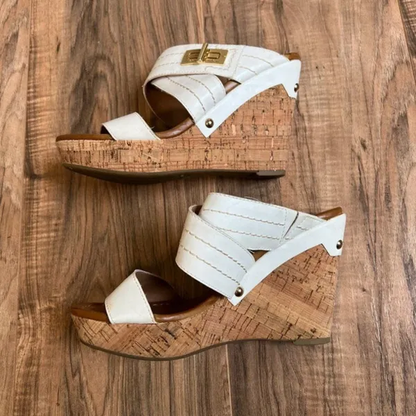 Tommy Hilfiger size 6‎ M wedges - Image 3