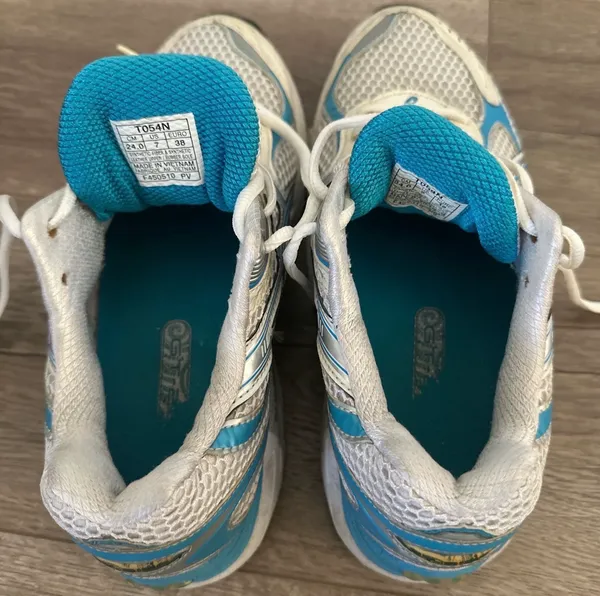 Asics White and Teal Women's Athletic Running Sneakers - Image 5