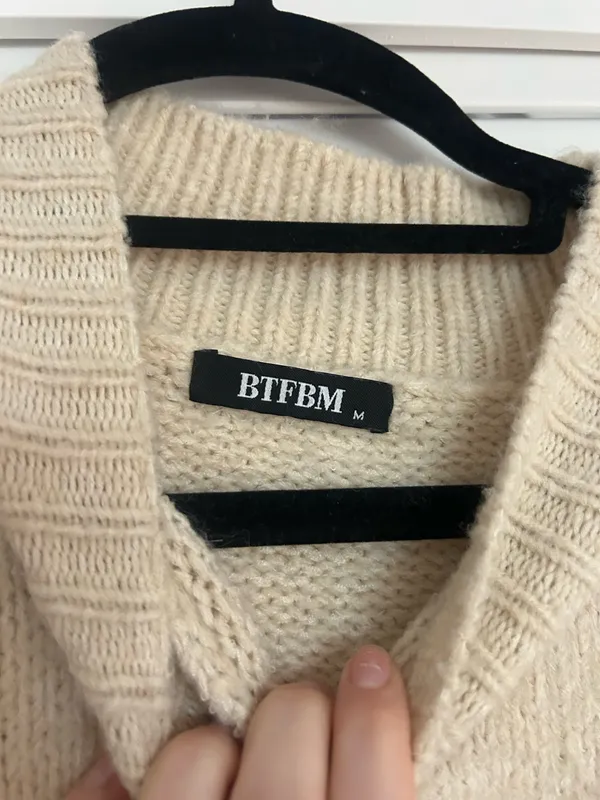 Amazon Sweater - Image 2