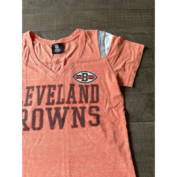 NFL Women's "Cleveland‎ Browns" Orange V Neck Short Sleeve Tee Size Medium - Image 5