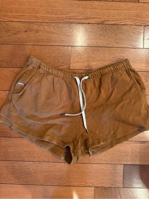 Vuori Sunnyside Fleece Shorts Medium Cinnamon Brown EUC Drawstring - Image 2