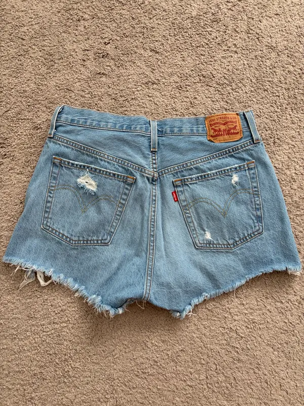 Levi’s 501 Denim Shorts High-Rise Distressed - Image 3
