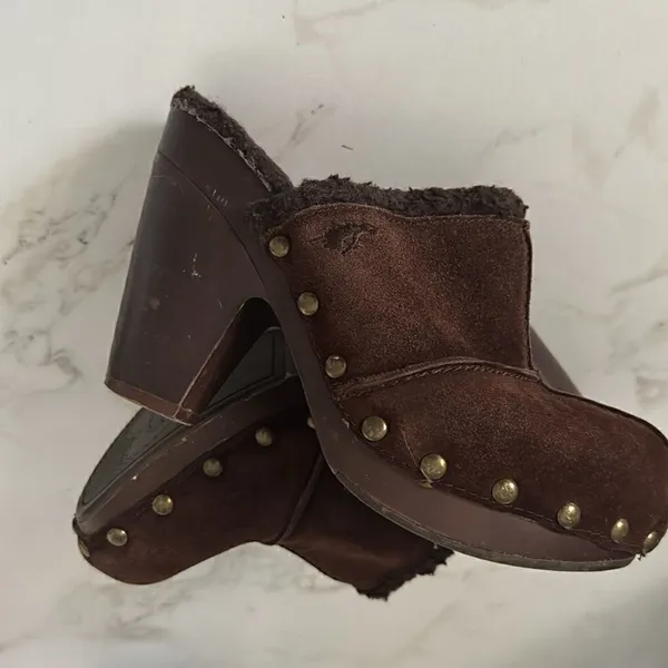 Rocket Dog Suede Leather studded clogs EUC - Image 6