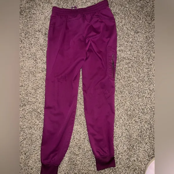 Grey's Anatomy Women's wine Scrub set - Image 5