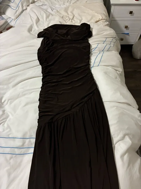 Pretty Little Thing Off The Shoulder Brown Dress - Image 2