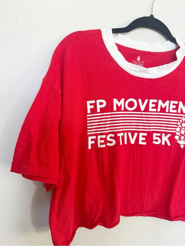 Free People Movement Festive 5K Crop Top Tee size Small - Image 2