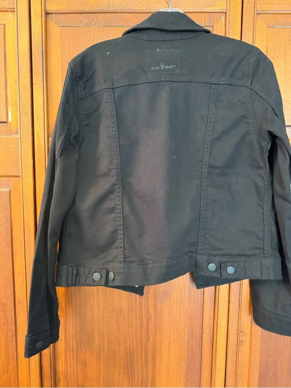 Levi's Black Women's Denim Trucker Jacket size Medium - Image 2