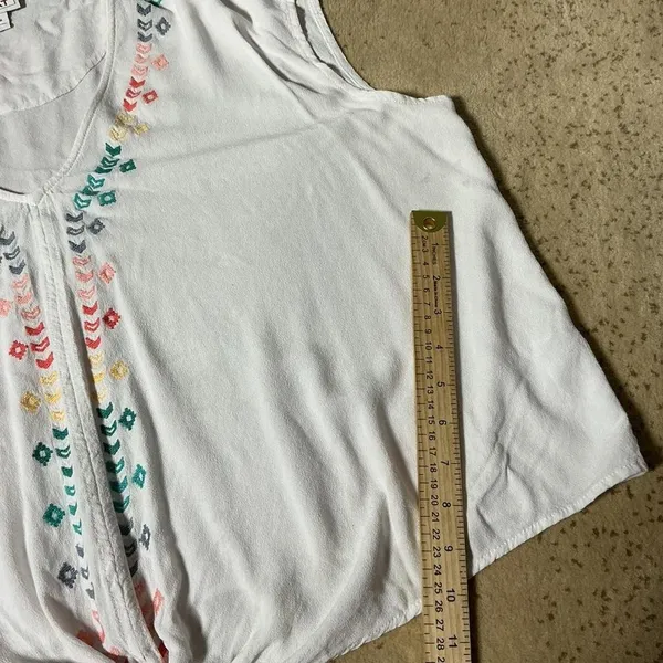 Ariat Womens XL White Embroidered‎ Tie Front Sleeveless Boho Top 10030847 - Image 2