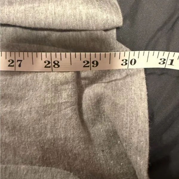Motherhood Maternity heather grey nursing robe short top size large - Image 7
