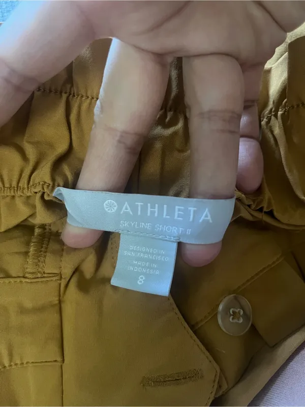 Athleta Golden Mustard High-Waist Pleated Women's Shorts - Image 2