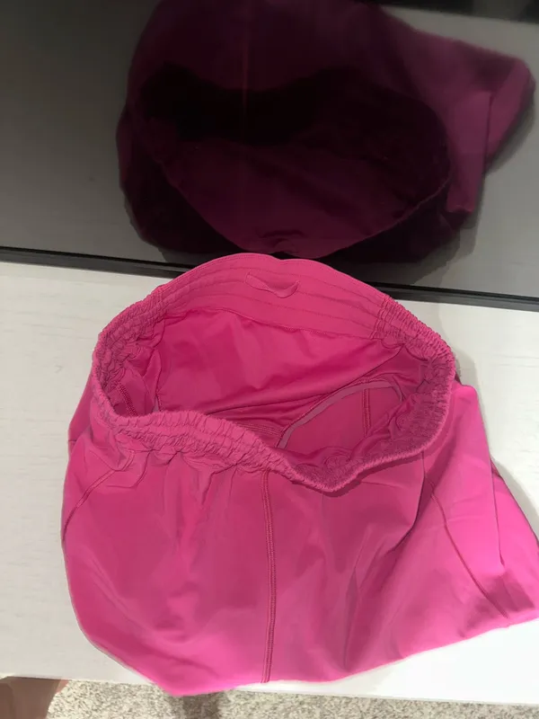 Lululemon Hot Hot Shorts - Image 4