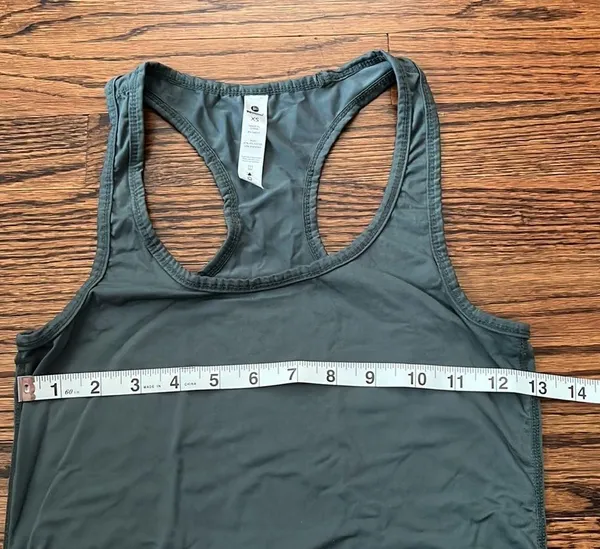 Green athletic tank Size XS - Image 2