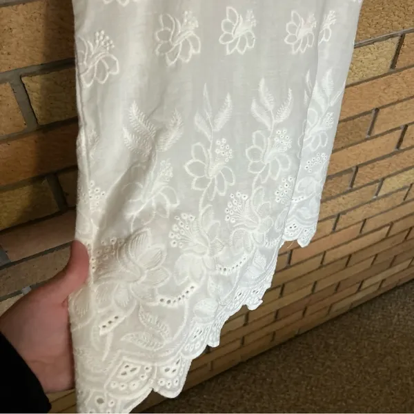 NWT Blush BJ Boutique White Lace Embroidered Eyelet Floral Halter Top Size Small - Image 2