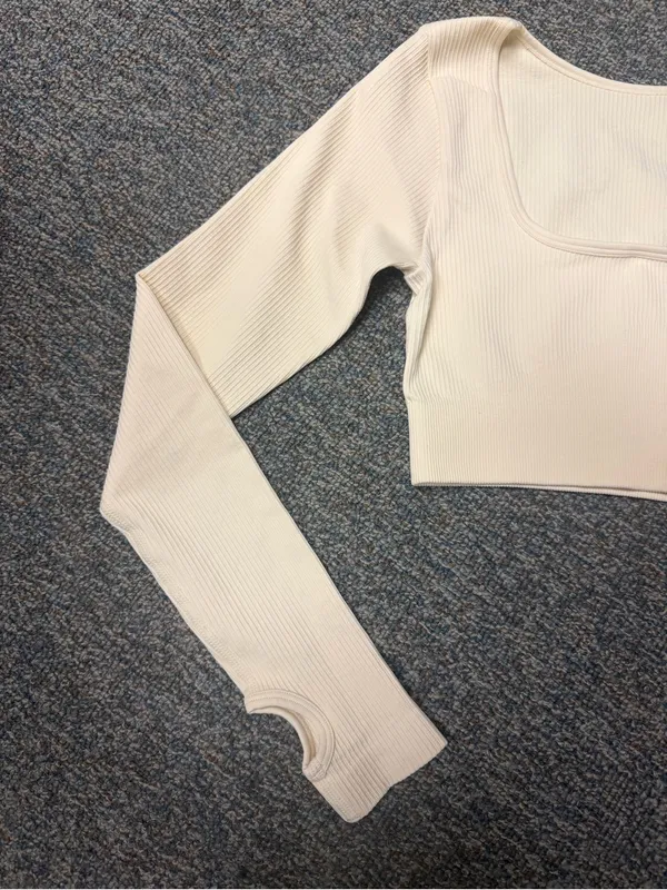 OQQ Cream Ribbed Square Neck Long Sleeve Crop Top Thumbholes Small NWOT - Image 4