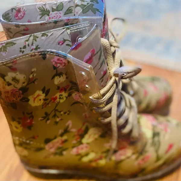 floral Roses Bootie shoes Clear Rubber Women size 38 /7.5 - Image 2