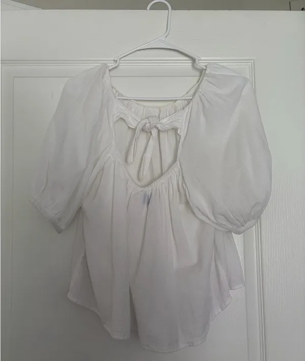 Old Navy Flowy White Tie Puff Sleeve Top - Image 2