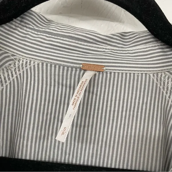 Free People Grey & White Striped Ruffled Tiered Long Sleeve Blouse Womens S Top - Image 4