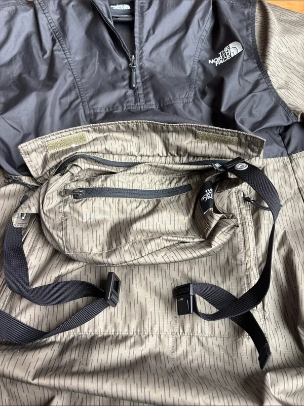 North Face windbreaker - Image 7
