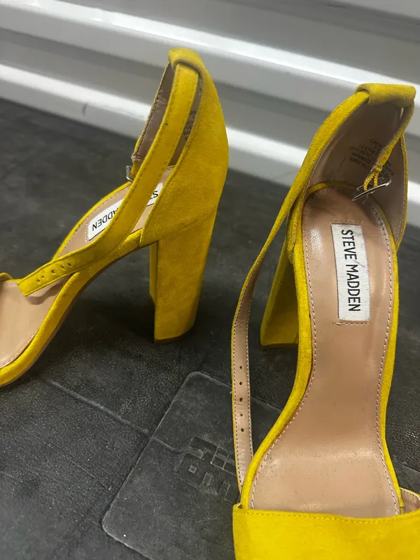 Heels Yellow Size 7.5 - Image 3
