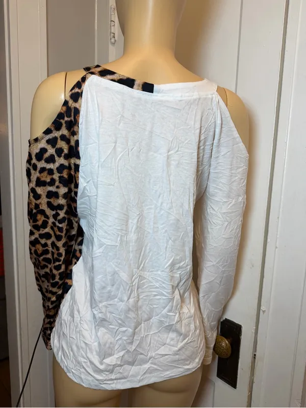 Cold-Shoulder Leopard & White V-Neck Long Sleeve Top - Image 4