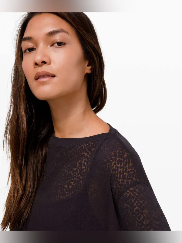 Lululemon Back in Action long g sleeve veil black loungewear activewear gym L - Image 3