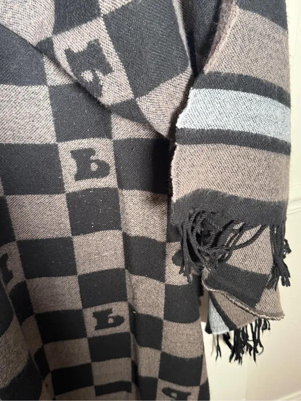 PINK by Victorias Secret Checker Knit Wrap/Scarf in Brown and Black Fringe - Image 6