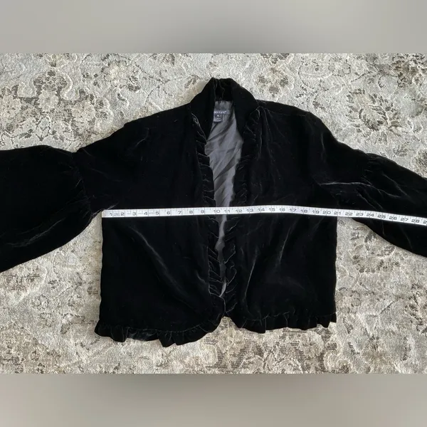 Dressy velvet jacket 🌹🌹 - Image 9