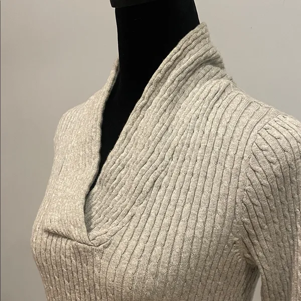 Women's Cream Cable Knit Sweater small Gray - Image 2