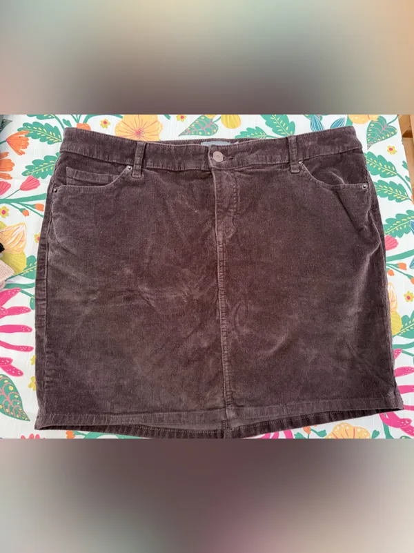 Torrid Womens Brown Corduroy fall Mini Skirt size 18 - Image 3