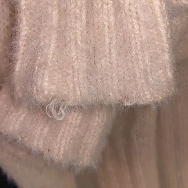 ✨ ELSA SWEATER✨  - Image 6