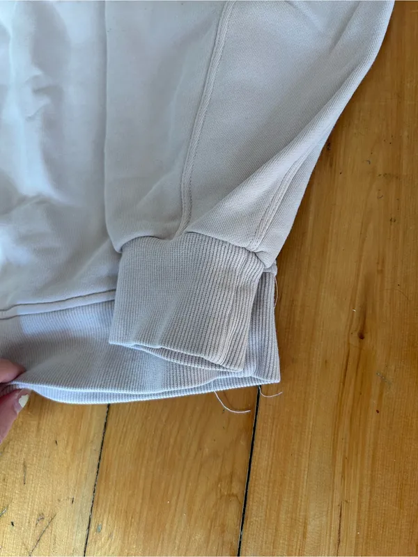 Lululemon Perfectly Oversized Crew
Pink Bliss sweatshirt small - Image 3