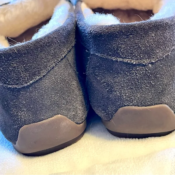 Parfeying driving moccasin/slippers, Sherpa lined, size 8, women’s - Image 4