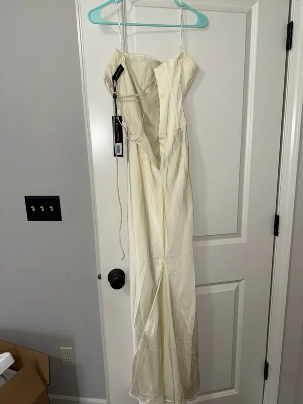 White Fox Boutique Dress - Image 3