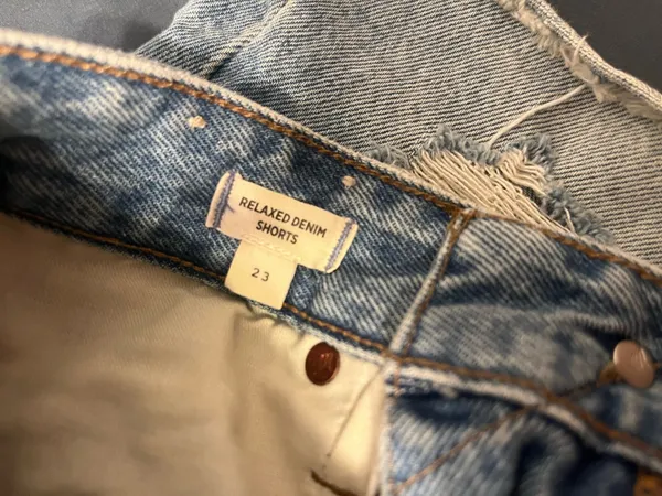 Madewell Relaxed Denim Shorts - Image 3