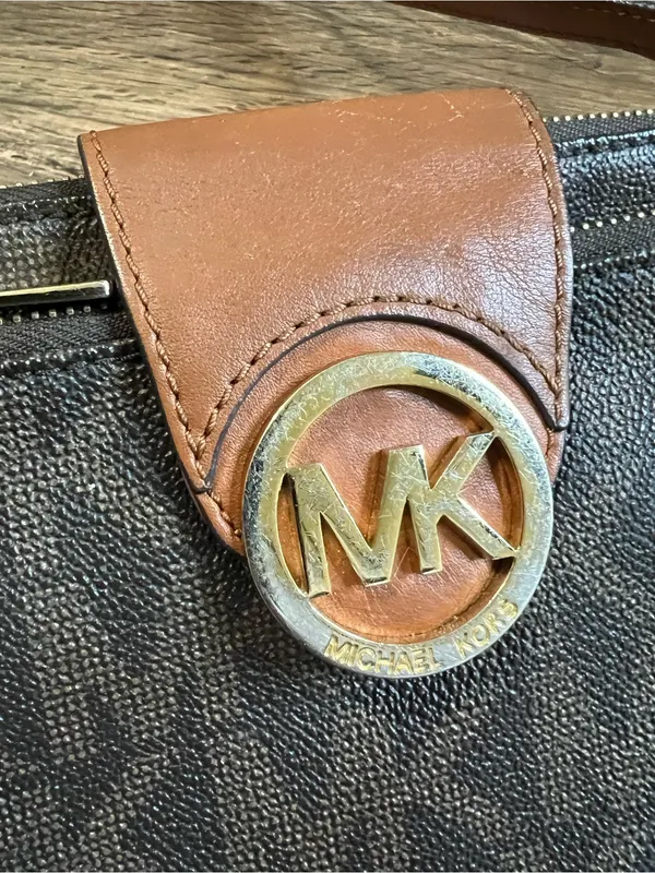 Michael Kors MK Monogram Crossbody Bag - Image 7