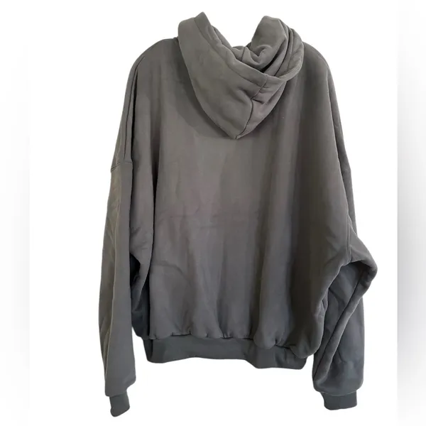Comfrt Cloud Zip Hoodie size medium wolf grey - Image 3
