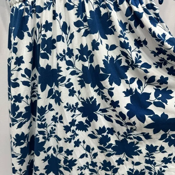Navy and White Floral Knit V Neck Short Sleeve Dress by Acting Pro Size 1X - Image 6