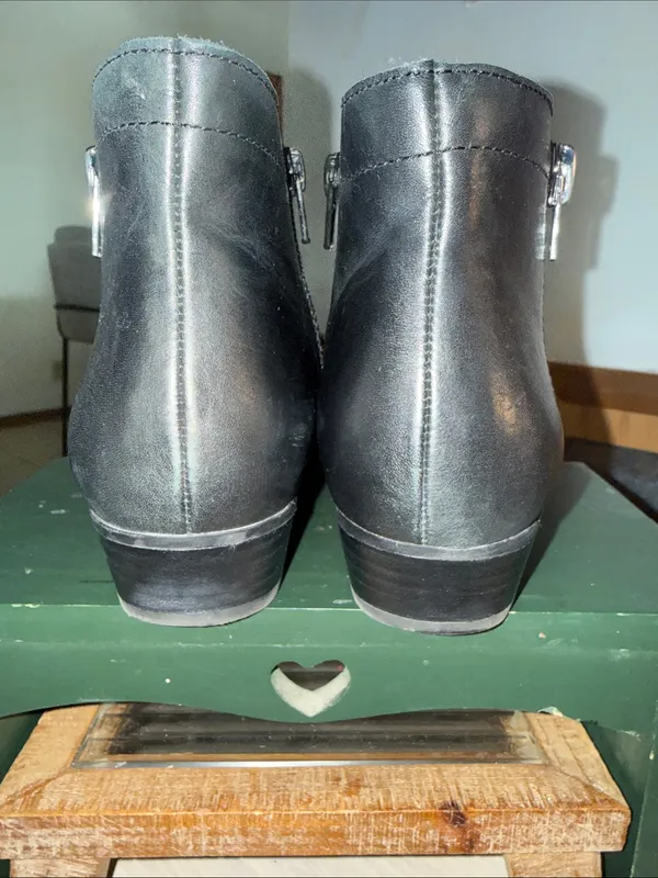 Naturalizer Blair Classic Black Leather Women's Ankle Boots - Image 5
