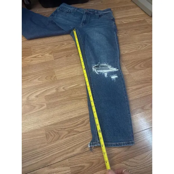 American Eagle Destroyed Mom Jean Size 6 - Image 9