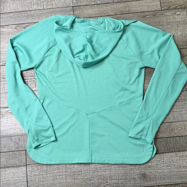 The North Face Aqua Breathable Quarter Zip Hundred Pullover - Image 2