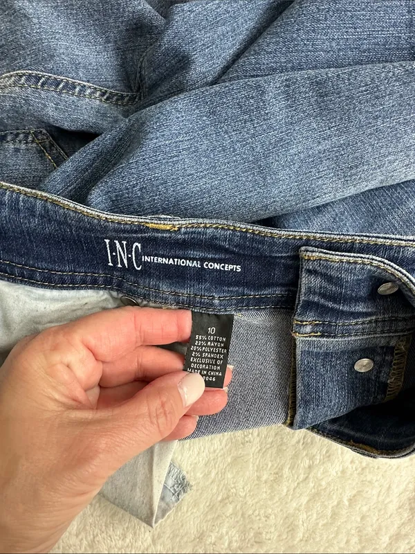 INC International Concepts Medium Blue Cropped Raw-Hem Jeans - Image 3