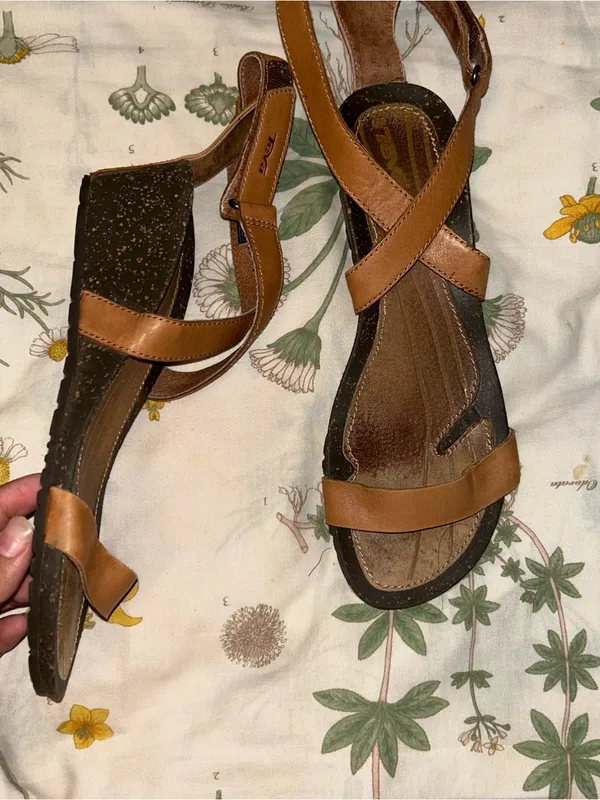 Teva wedges - Image 2