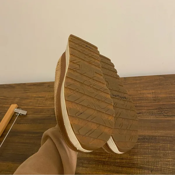 Ugg Marin Platform Nubuck Leather Sneakers size 10 - Image 10