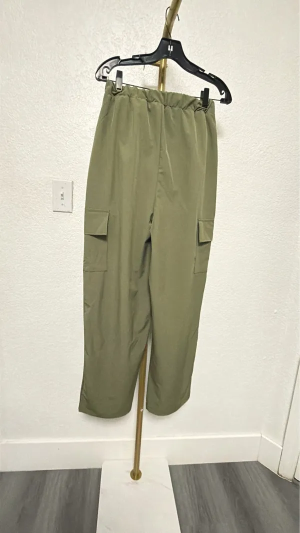 Derek Heart Olive Green High-Waisted Wide-Leg Cargo Pants - Size M 🌿✨ - Image 7