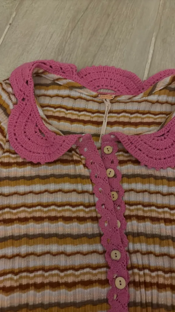 Free people top shirt sleeve crochet collar xs - Image 2